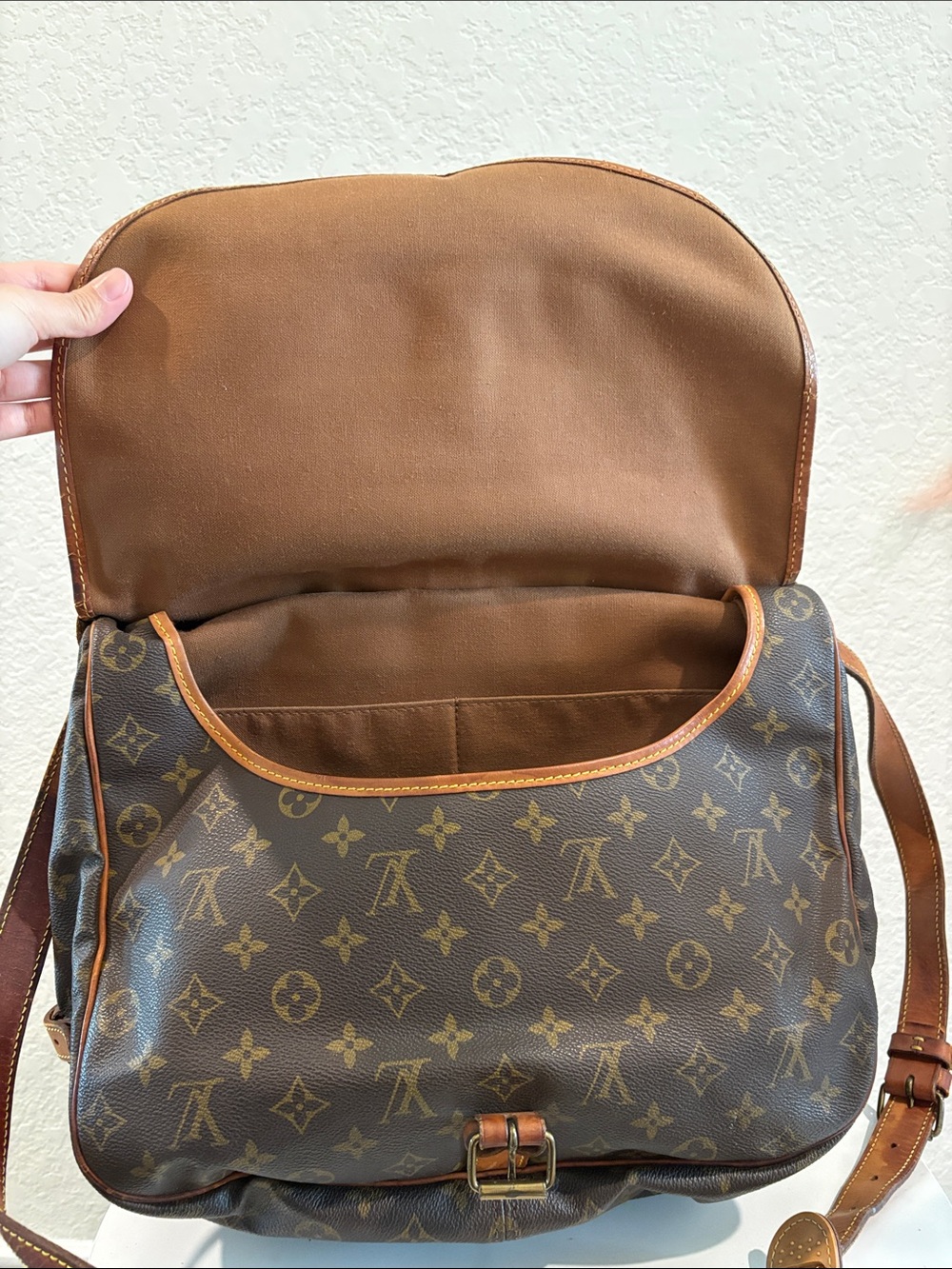 Louis Vuitton FH0940 Saumur 35 Brown Monogram Crossbody Bag - Picture 12 of 13
